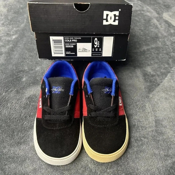 DC Chris Cole Red Black Leather Suede Skate SHOES Kids Toddler Size 9 Sneakers - Picture 2 of 16
